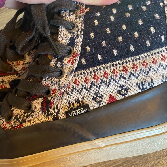 Waterproof vans - Picture 5 of 5